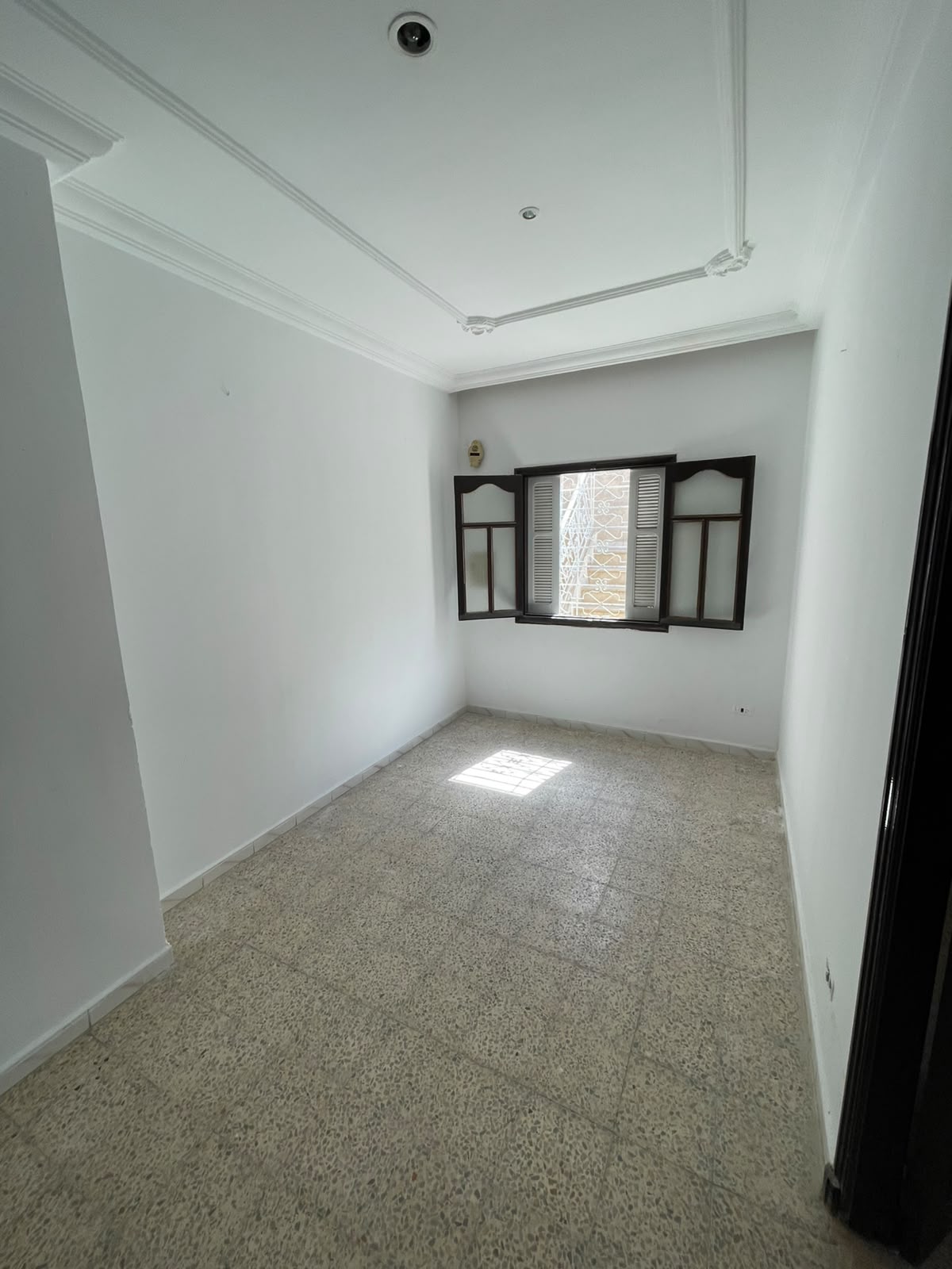 Ezzouhour (Tunis)&nbsp;Cite Ezzouhour&nbsp;Location&nbsp;Appart. 4 pi�ces&nbsp;Etage de villa s3 ind�pendante