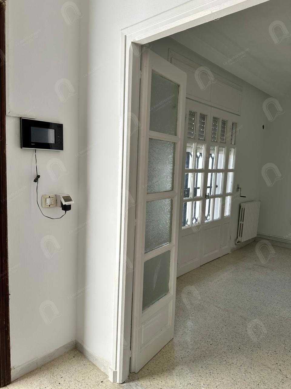 El Hrairia&nbsp;El Hrairia&nbsp;Vente&nbsp;Appart. 4 pi�ces&nbsp;Villa s3 � el agba diar ben mahmoud