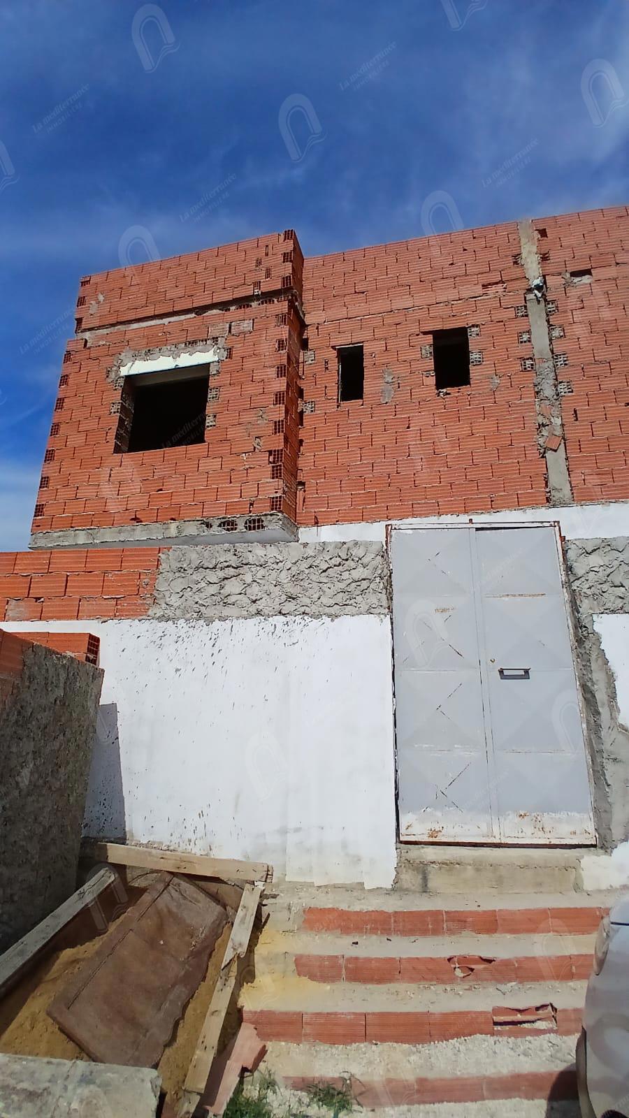Oued Ellil&nbsp;Cite Bejoua 2&nbsp;Vente&nbsp;Maisons&nbsp;Une maison r1 inachev�e