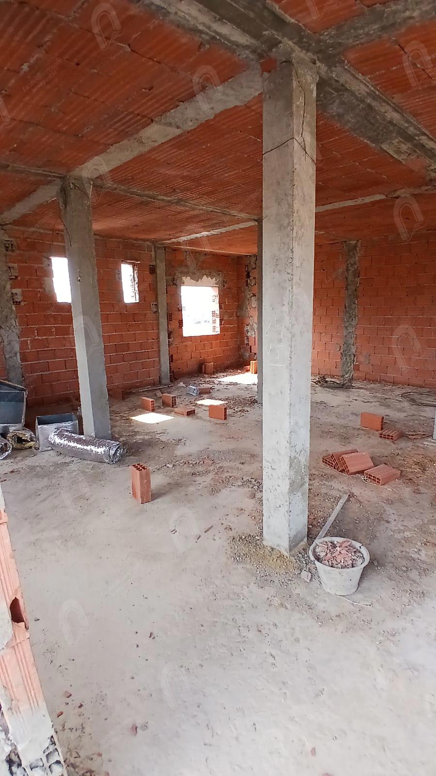 Oued Ellil&nbsp;Cite Bejoua 2&nbsp;Vente&nbsp;Maisons&nbsp;Une maison r1 inachev�e