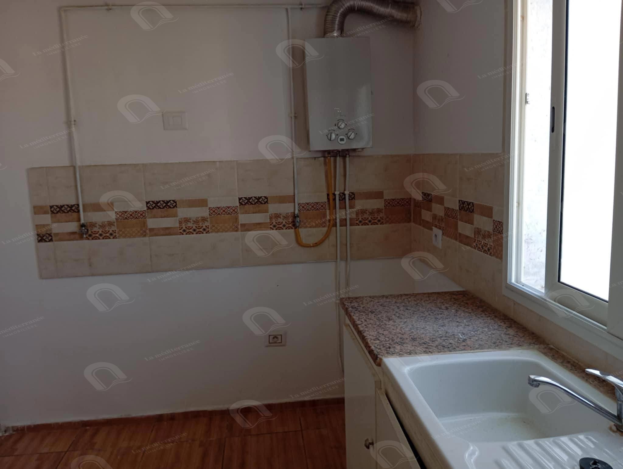 El Hrairia&nbsp;El Hrairia&nbsp;Location&nbsp;Appart. 3 pi�ces&nbsp;Un �tage de villa s2 � cit� el waha
