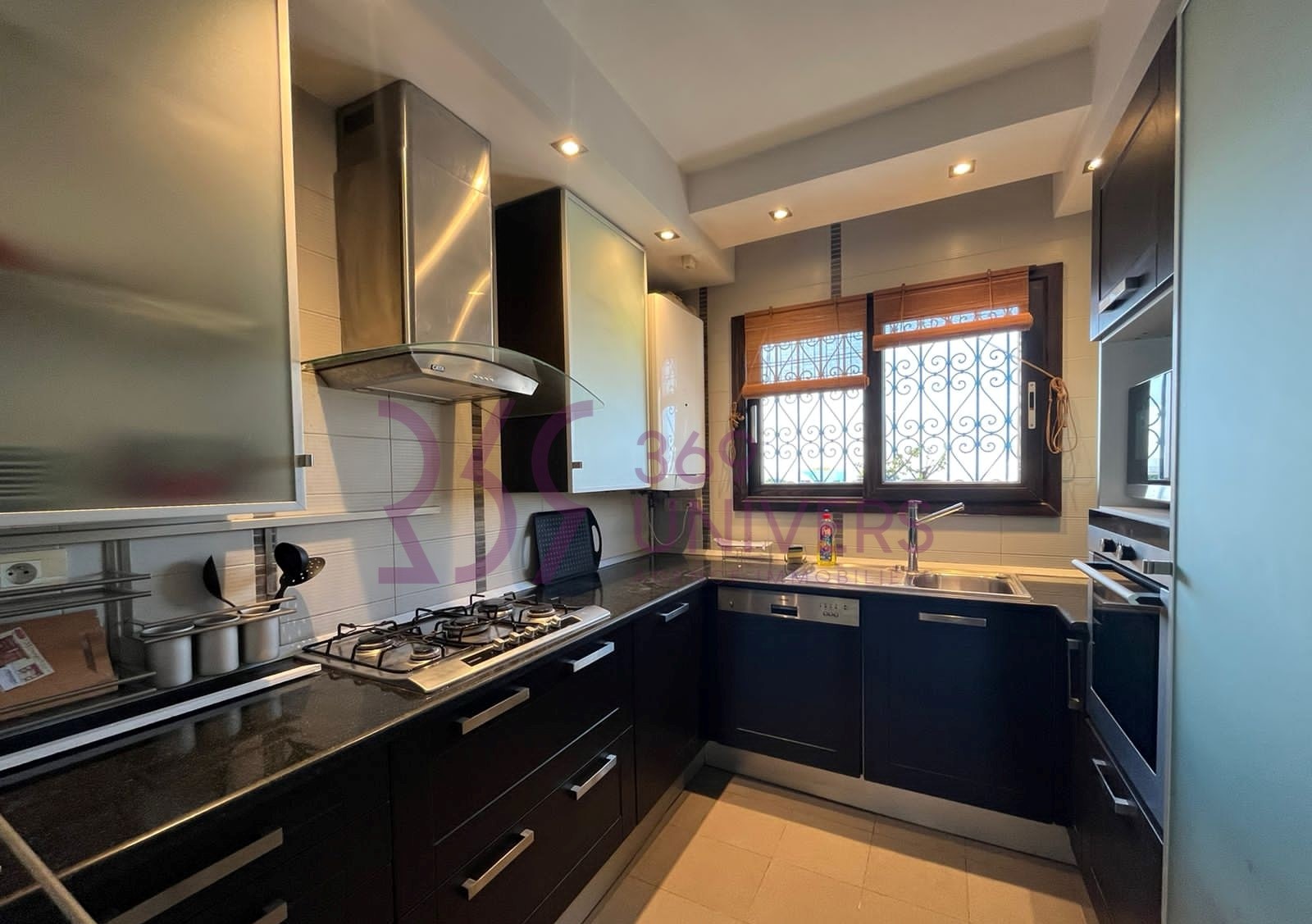 La Marsa&nbsp;Gammart&nbsp;Location&nbsp;Appart. 3 pi�ces&nbsp;Appartement avec vue sur mer � gammarth ref ra046