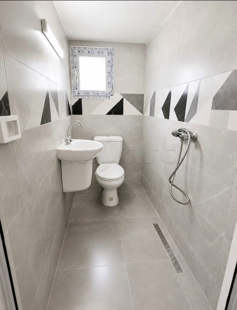 Ariana Ville&nbsp;El Menzah 6&nbsp;Location&nbsp;Appart. 1 pi�ce&nbsp;Superb studio s1 a menzah 6