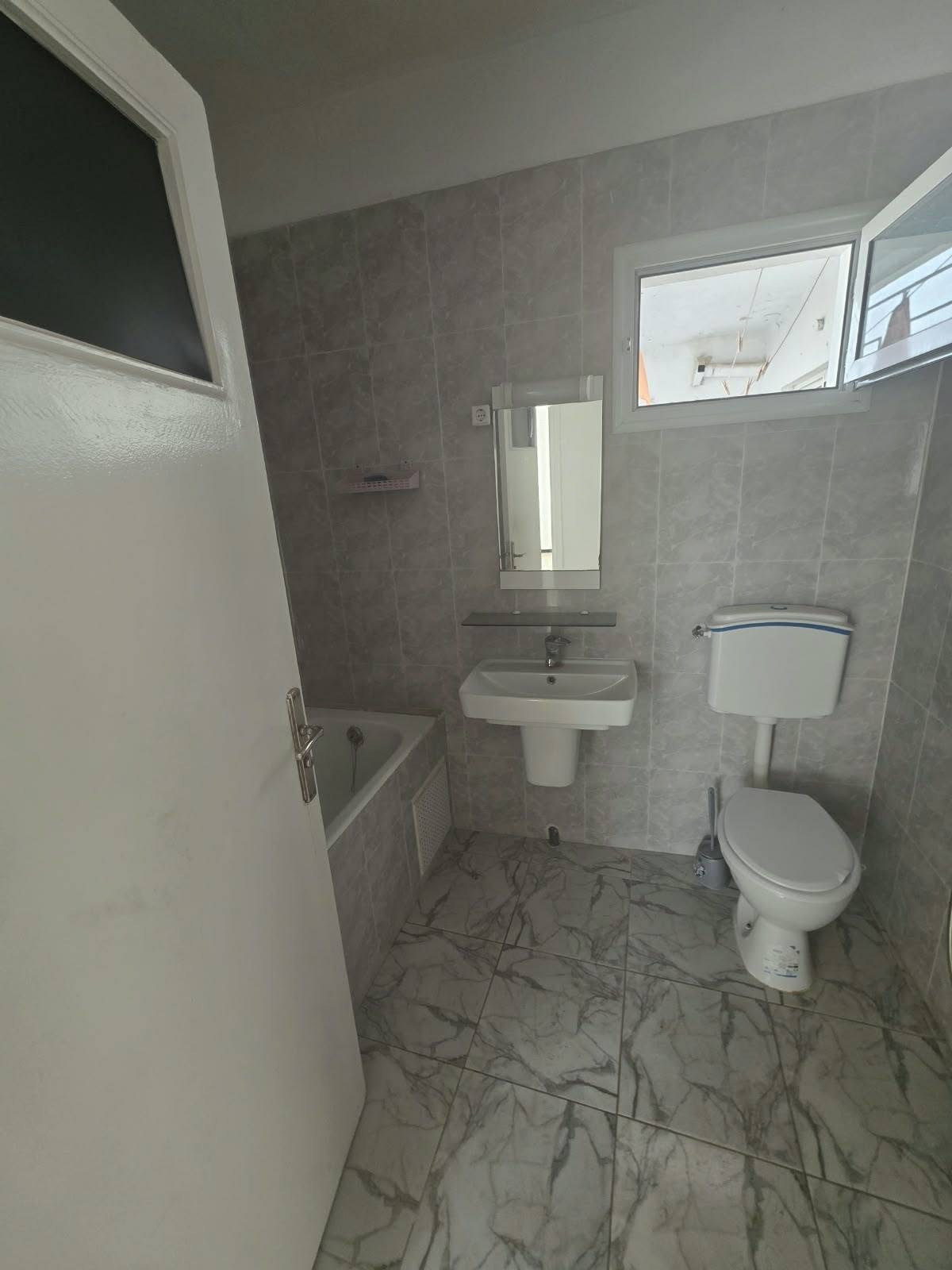 El Menzah&nbsp;El Manar 1&nbsp;Location&nbsp;Appart. 2 pi�ces&nbsp;Joli appartement s2 a manar 1
