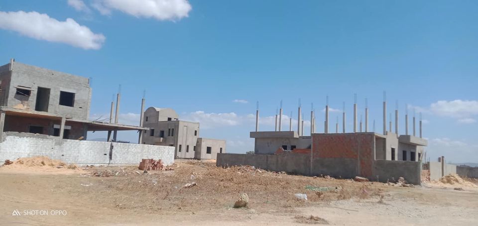 Hammamet&nbsp;Hammamet&nbsp;Terrain&nbsp;Terrain nu&nbsp;Terrain a hammamet sud entour�e par des villas