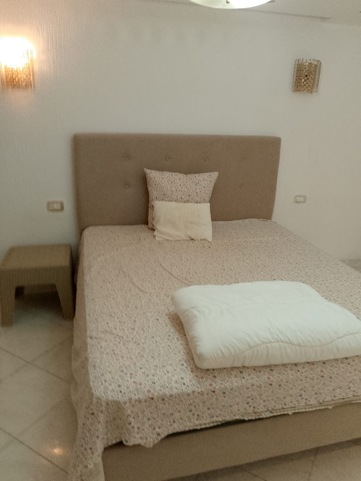 El Menzah&nbsp;Mutuelle Ville&nbsp;Location&nbsp;Maisons&nbsp;Un rez de jardin meubl� au nord hilton