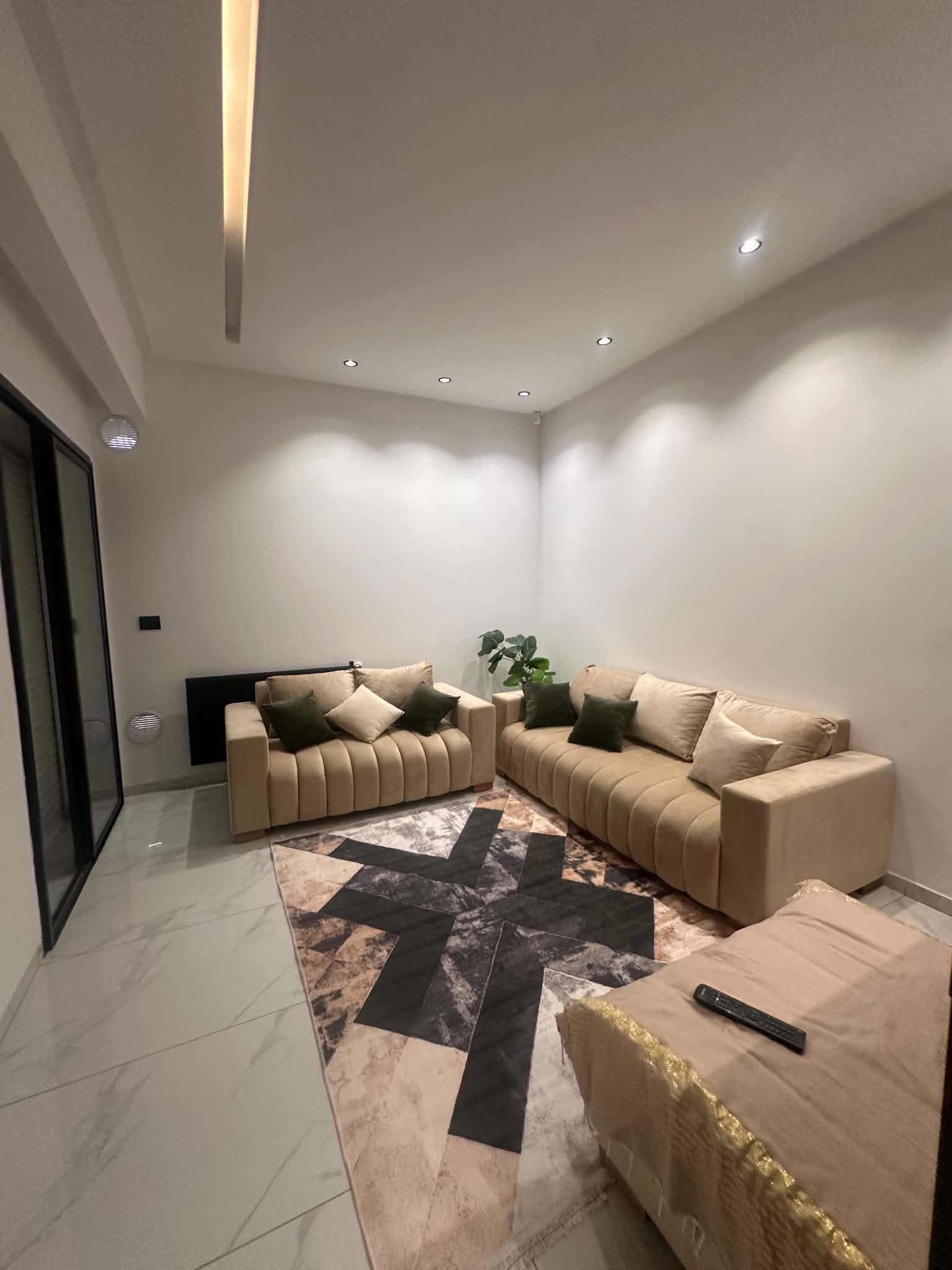 La Soukra&nbsp;Chotrana 3&nbsp;Location&nbsp;Appart. 1 pi�ce&nbsp;S1 haut standing meubl� et jamais habite