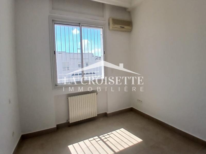 La Marsa&nbsp;Berge Du Lac&nbsp;Location&nbsp;Maisons&nbsp;Villa s5 avec jardin au lac1 mvl0139