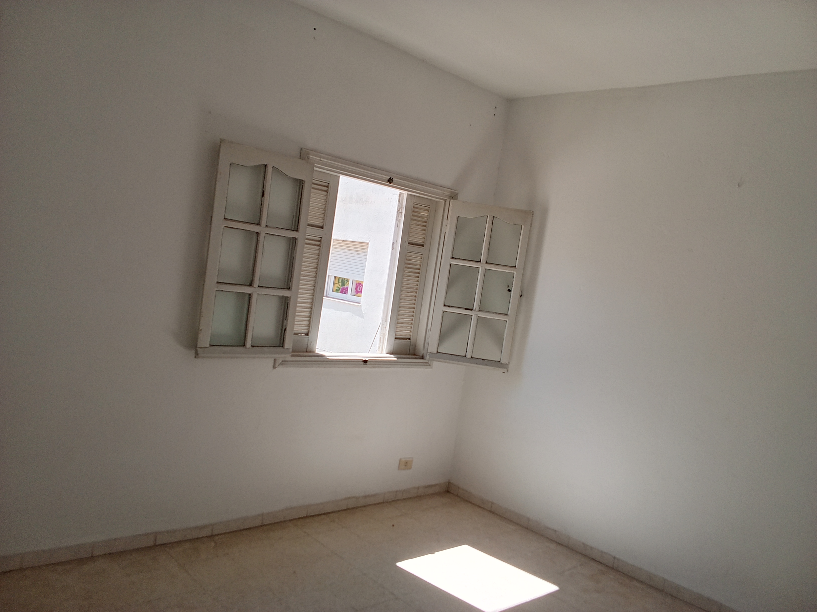 La Marsa&nbsp;Cite El Mhiri&nbsp;Location&nbsp;Appart. 3 pi�ces&nbsp;Loue �tage de villa s2 la marsa