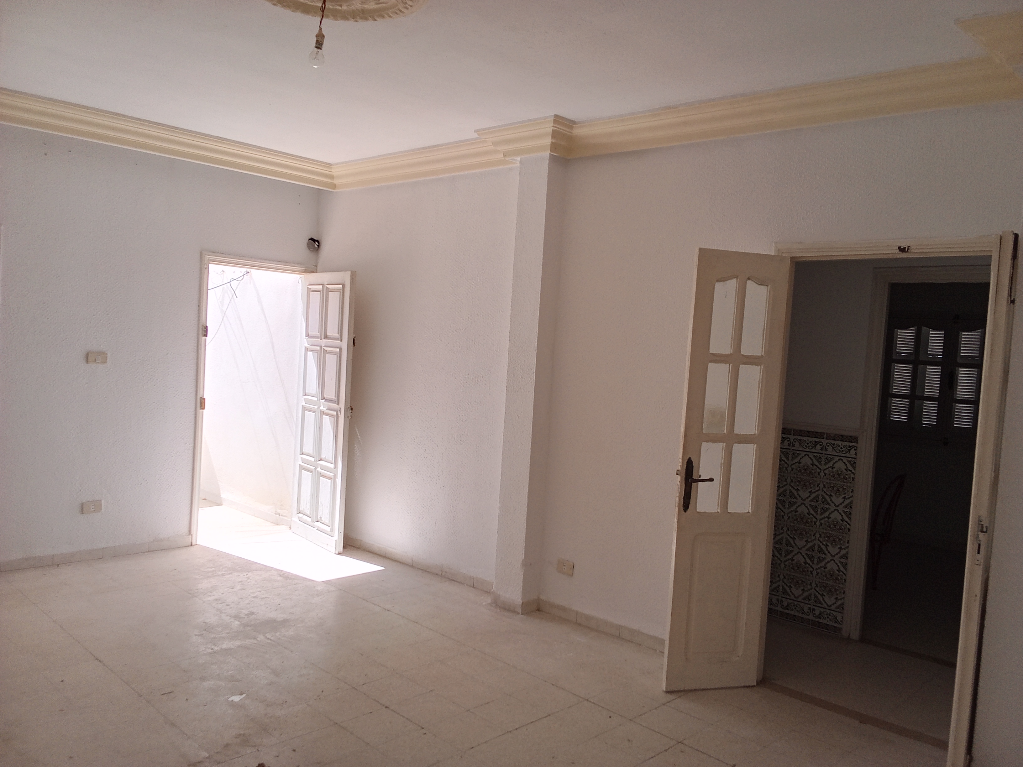 La Marsa&nbsp;Cite El Mhiri&nbsp;Location&nbsp;Appart. 3 pi�ces&nbsp;Loue �tage de villa s2 la marsa