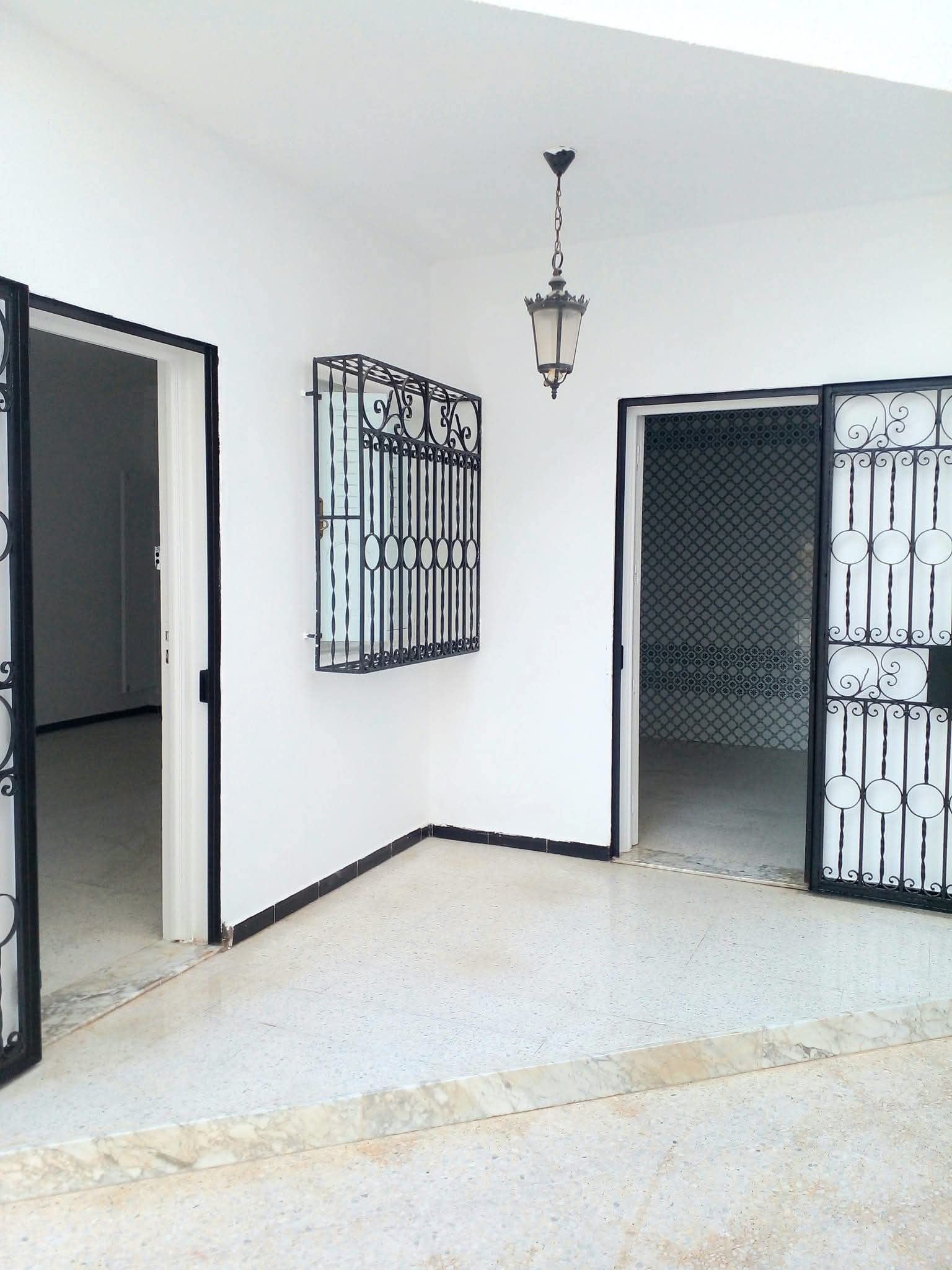 Ariana Ville&nbsp;Cite Ennasr 1&nbsp;Location&nbsp;Appart. 1 pi�ce&nbsp;S0 rdc ennasr 1