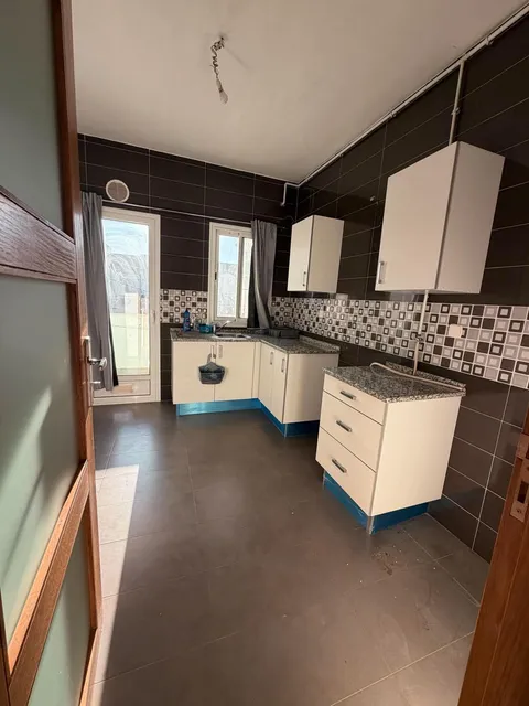 La Marsa&nbsp;El Aouina&nbsp;Location&nbsp;Appart. 2 pi�ces&nbsp;Appartement s1 cit� wahat au 5�me �tage