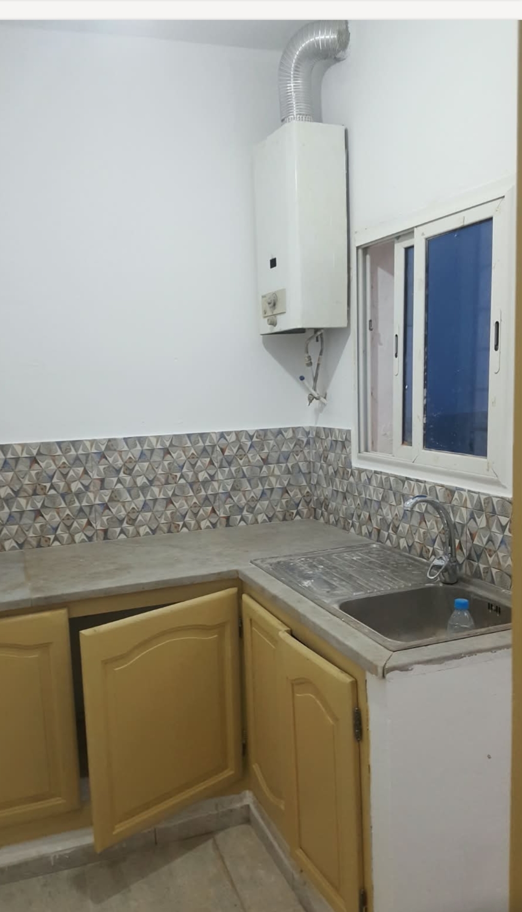 El Mourouj&nbsp;El Mourouj&nbsp;Location&nbsp;Appart. 1 pi�ce&nbsp;Studio situ� � mourouj 1