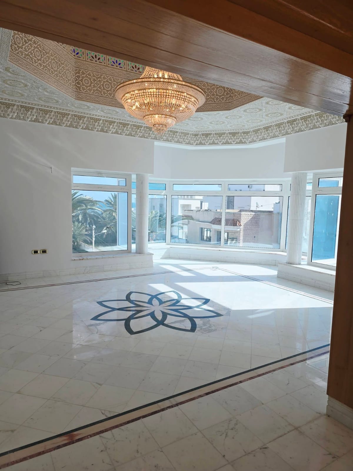 Akouda&nbsp;Chatt Meriem&nbsp;Vente&nbsp;Appart. 2 pi�ces&nbsp;Superbe villa de luxe vue sur mer � chatt meriem