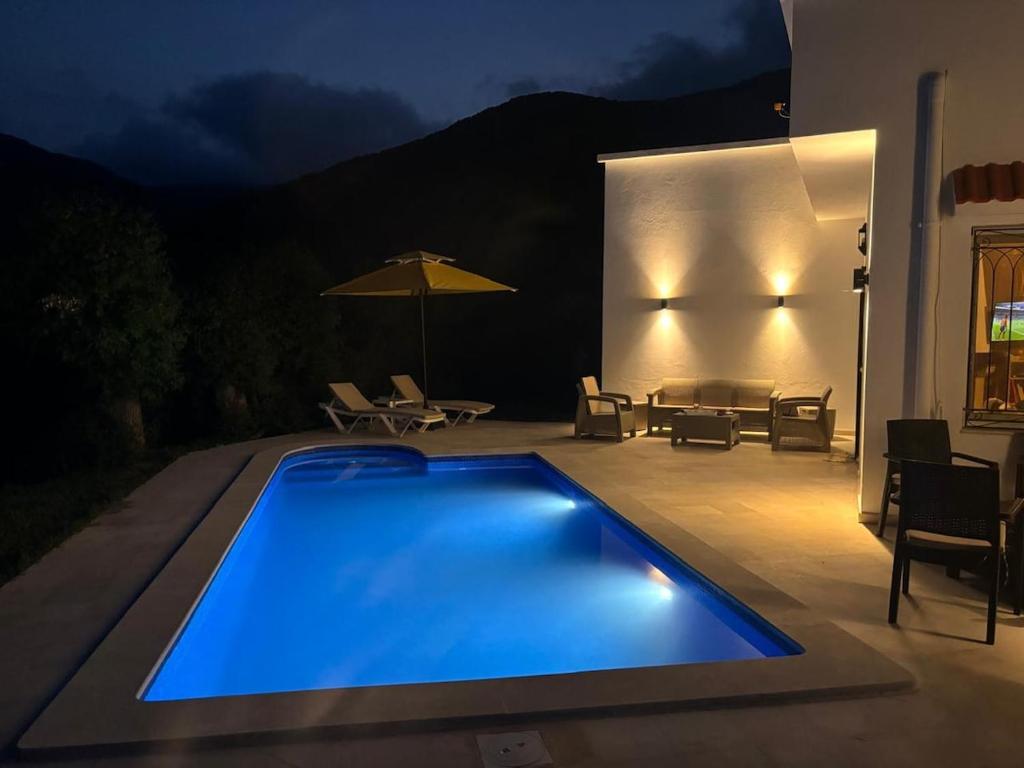 Mornag&nbsp;Mornag&nbsp;Vente&nbsp;Appart. 5 pi�ces+&nbsp;Villa mornag de lux