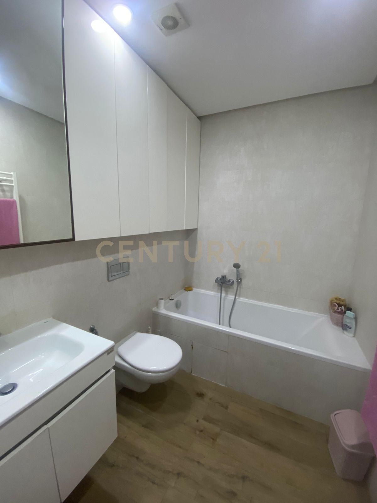 Ariana Ville&nbsp;Cite Ennasr 2&nbsp;Location&nbsp;Appart. 2 pi�ces&nbsp;Un appartement s2 meubl� a cit� ennasr 2