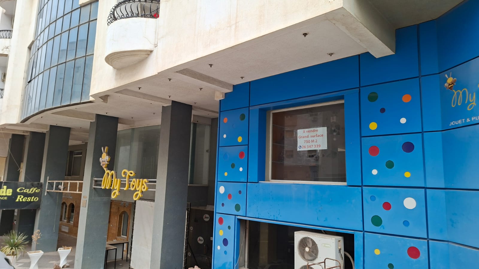 Ariana Ville&nbsp;Cite Ennasr 2&nbsp;Vente&nbsp;Surfaces&nbsp;Espace commercial 750 m2 av h�di nouira ennasr 2