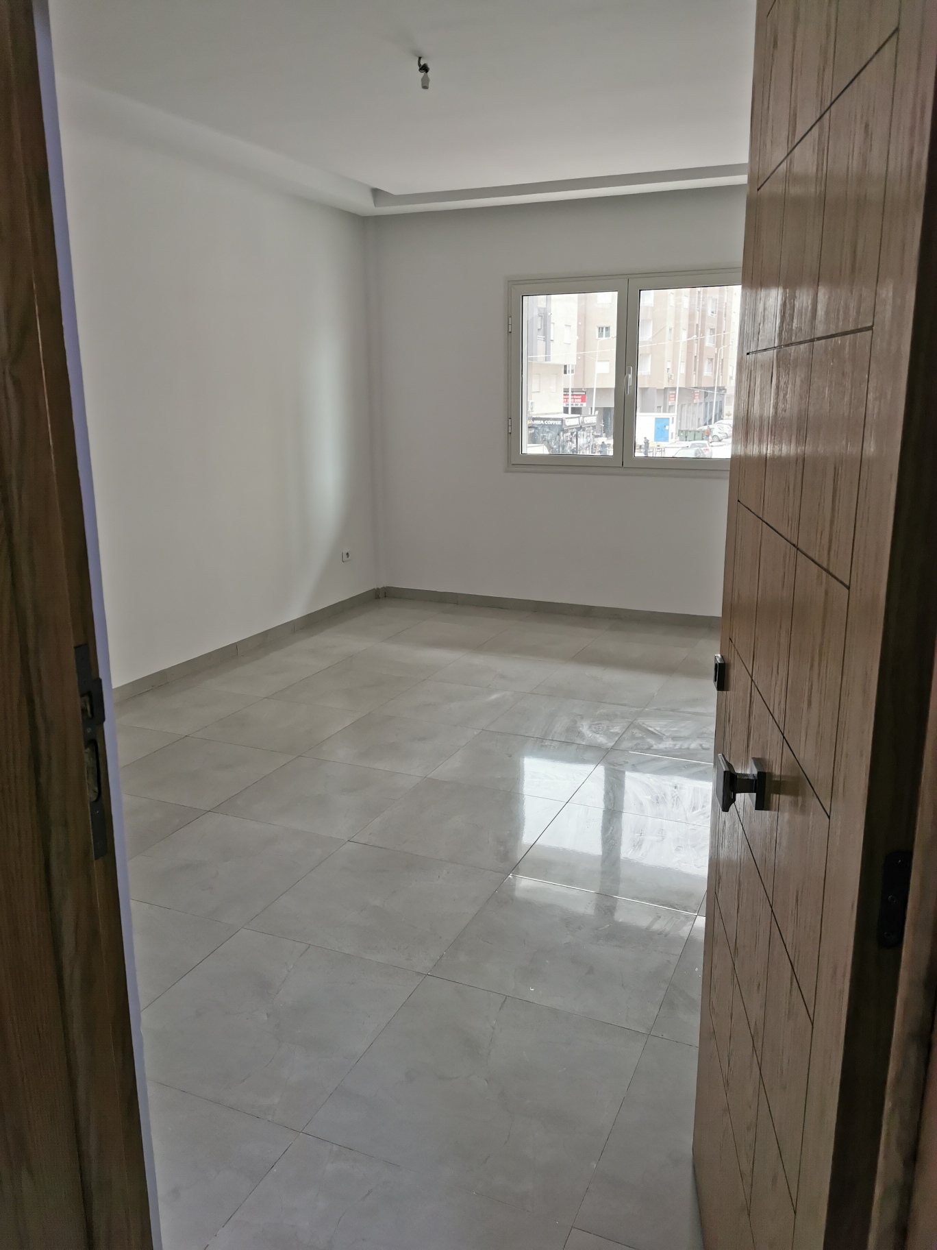 La Marsa&nbsp;El Aouina&nbsp;Location&nbsp;Appart. 3 pi�ces&nbsp;S2 1er �tage au zayatine derri�re monoprix