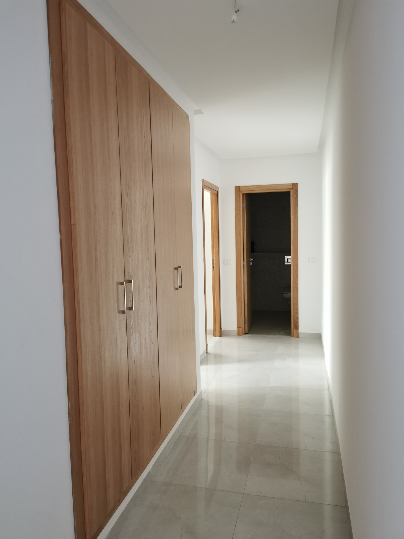 La Marsa&nbsp;El Aouina&nbsp;Location&nbsp;Appart. 3 pi�ces&nbsp;S2 1er �tage au zayatine derri�re monoprix