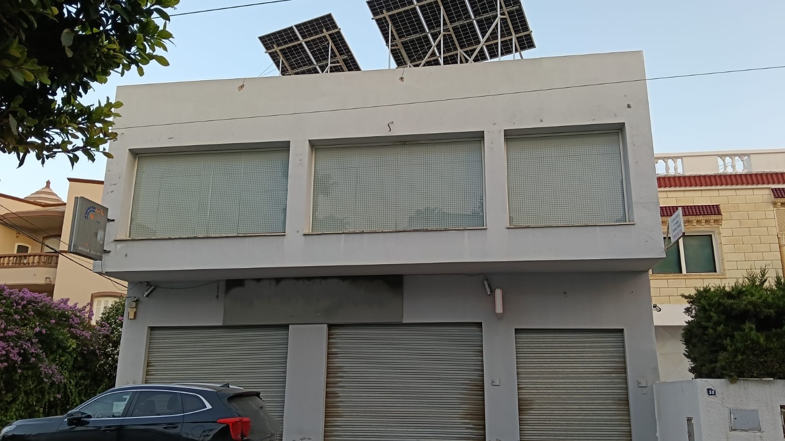 La Soukra&nbsp;La Soukra&nbsp;Location&nbsp;Surfaces&nbsp;Local commercial