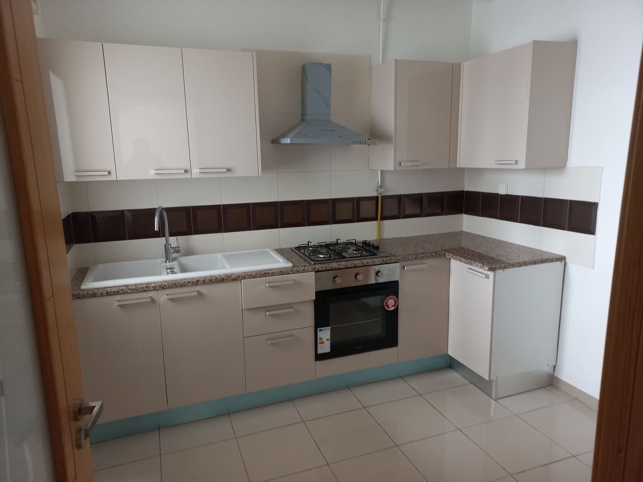 La Marsa&nbsp;El Aouina&nbsp;Location&nbsp;Appart. 1 pi�ce&nbsp;Spacieux appartement s1 cit� wahat l'aouina
