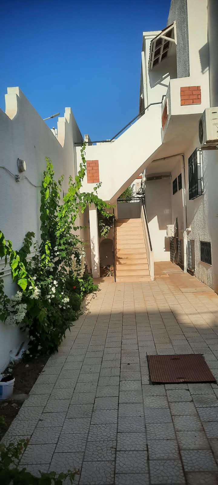 Ariana Ville&nbsp;Cite Ennasr 2&nbsp;Location&nbsp;Maisons&nbsp;Etage de villa s4 a ennasr 2 wb962