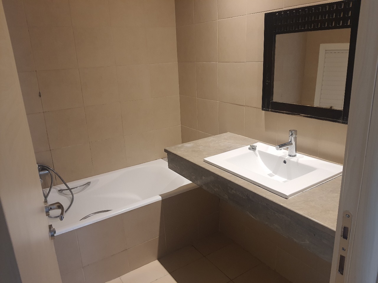 El Menzah&nbsp;El Menzah 9&nbsp;Location&nbsp;Appart. 3 pi�ces&nbsp;S plus 2 a el manzah 9c wb3613