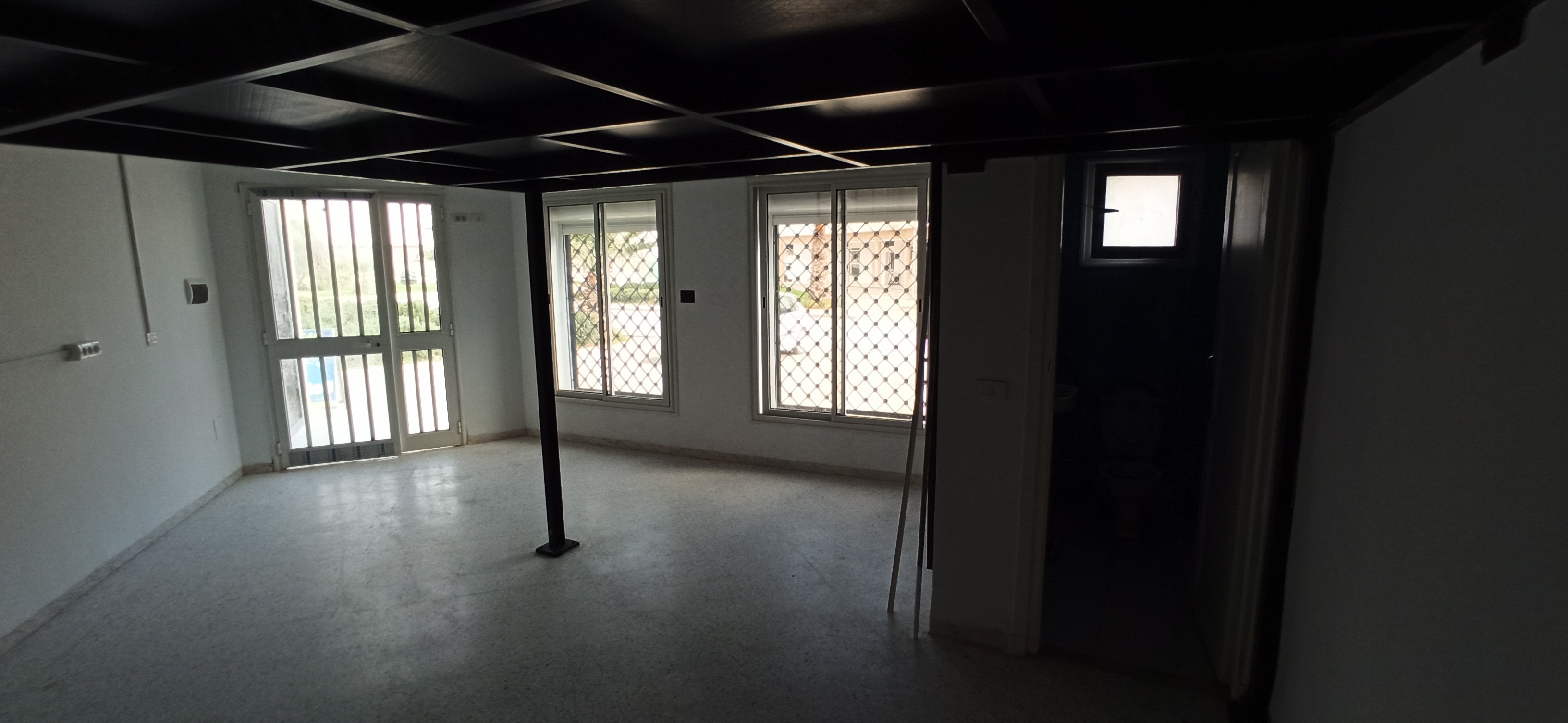 Raoued&nbsp;Borj Touil&nbsp;Vente&nbsp;Surfaces&nbsp;Local commercial a usage services