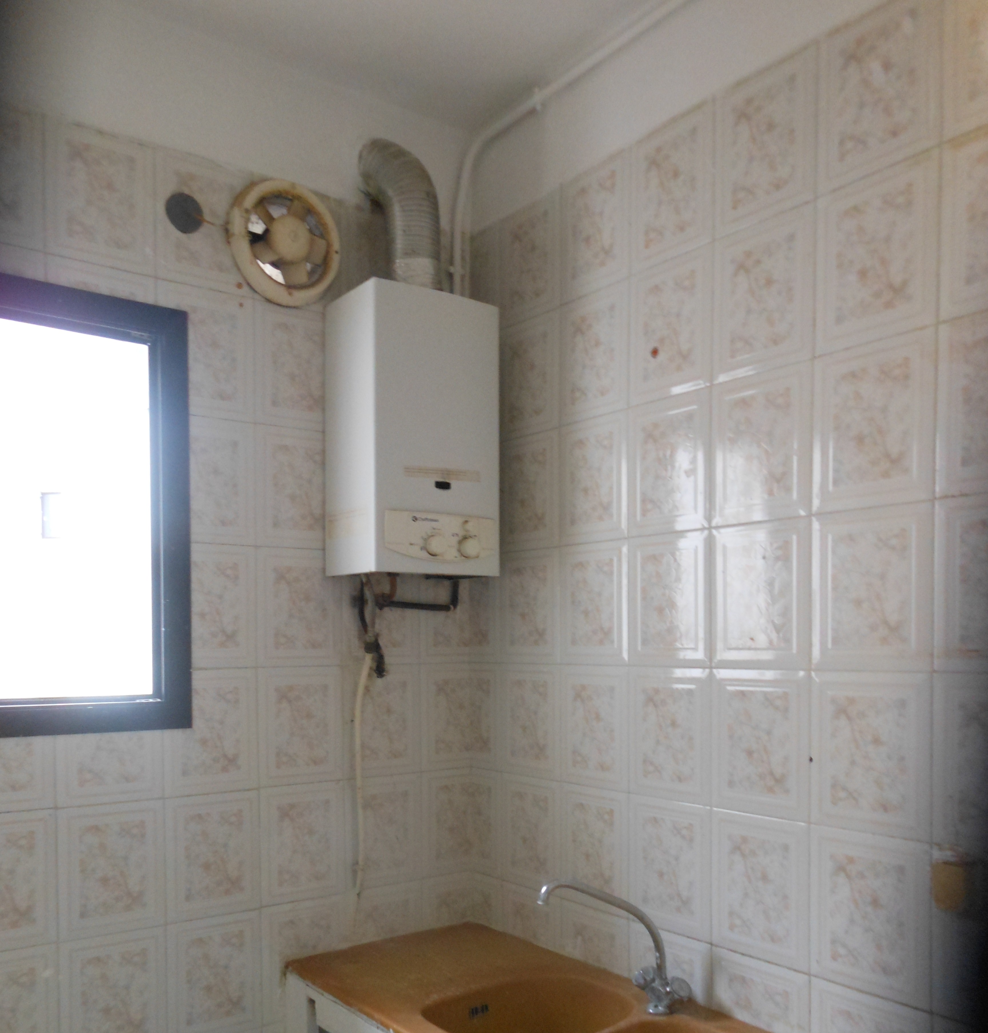 El Menzah&nbsp;El Manar 1&nbsp;Vente&nbsp;Appart. 2 pi�ces&nbsp;Particulier vend appartement salon et chambre