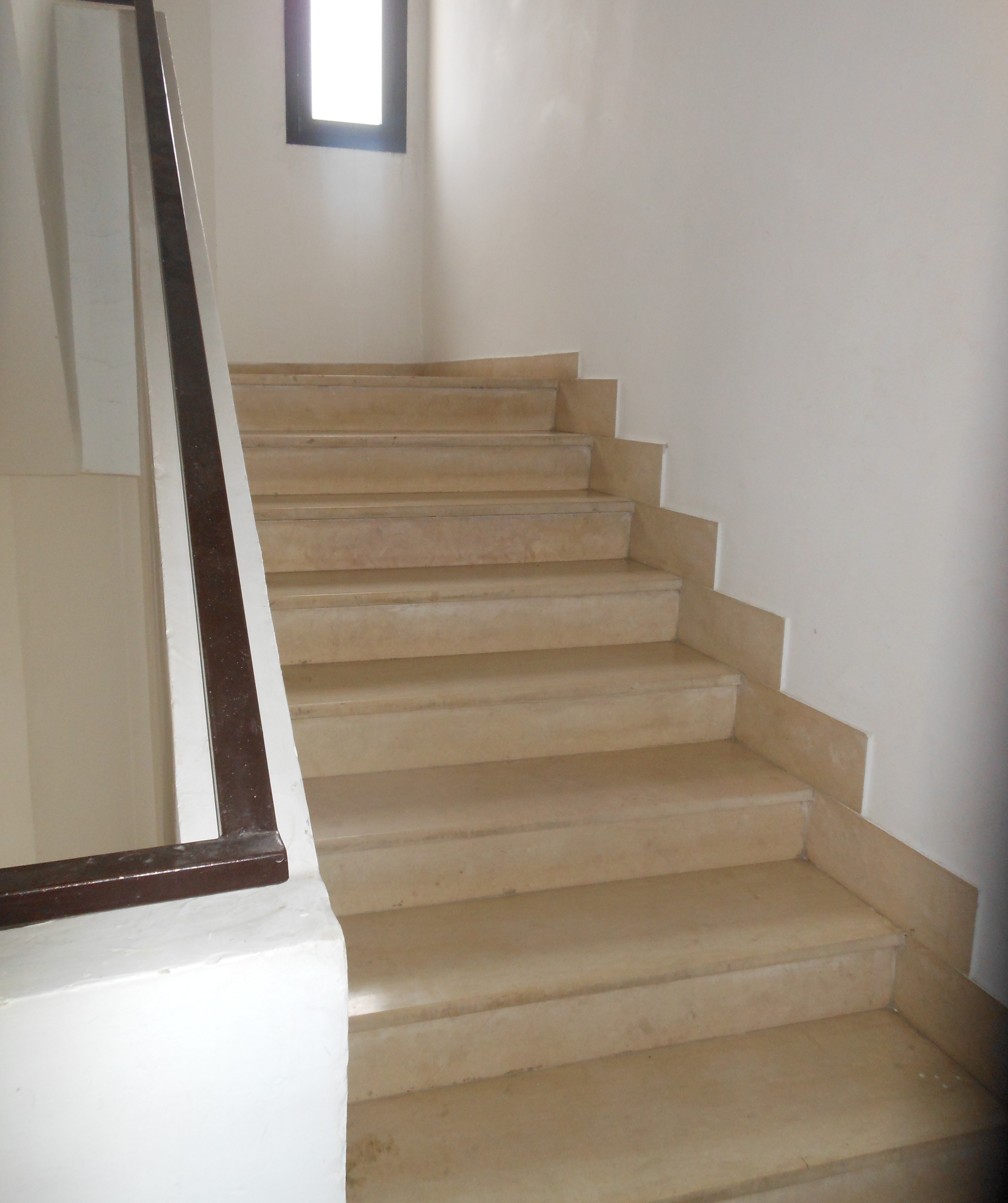 El Menzah&nbsp;El Manar 1&nbsp;Vente&nbsp;Appart. 2 pi�ces&nbsp;Particulier vend appartement salon et chambre