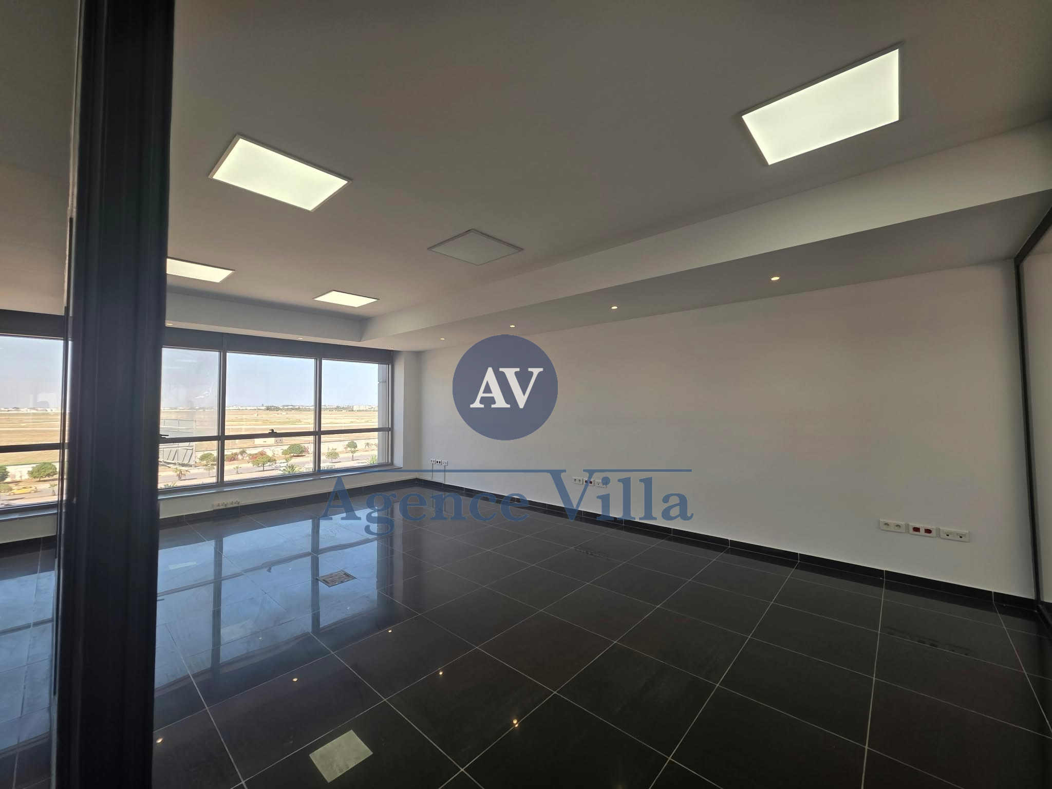 La Marsa&nbsp;Berge Du Lac&nbsp;Location&nbsp;Autre&nbsp;Bureau haut standing de 180m2 au lac1