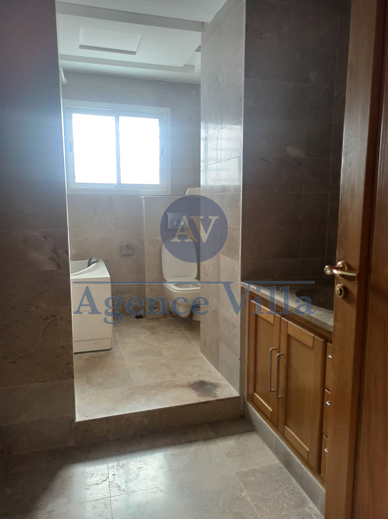 La Marsa&nbsp;Gammart&nbsp;Location&nbsp;Maisons&nbsp;Une villa s4 avec piscine situ�e � gammarth