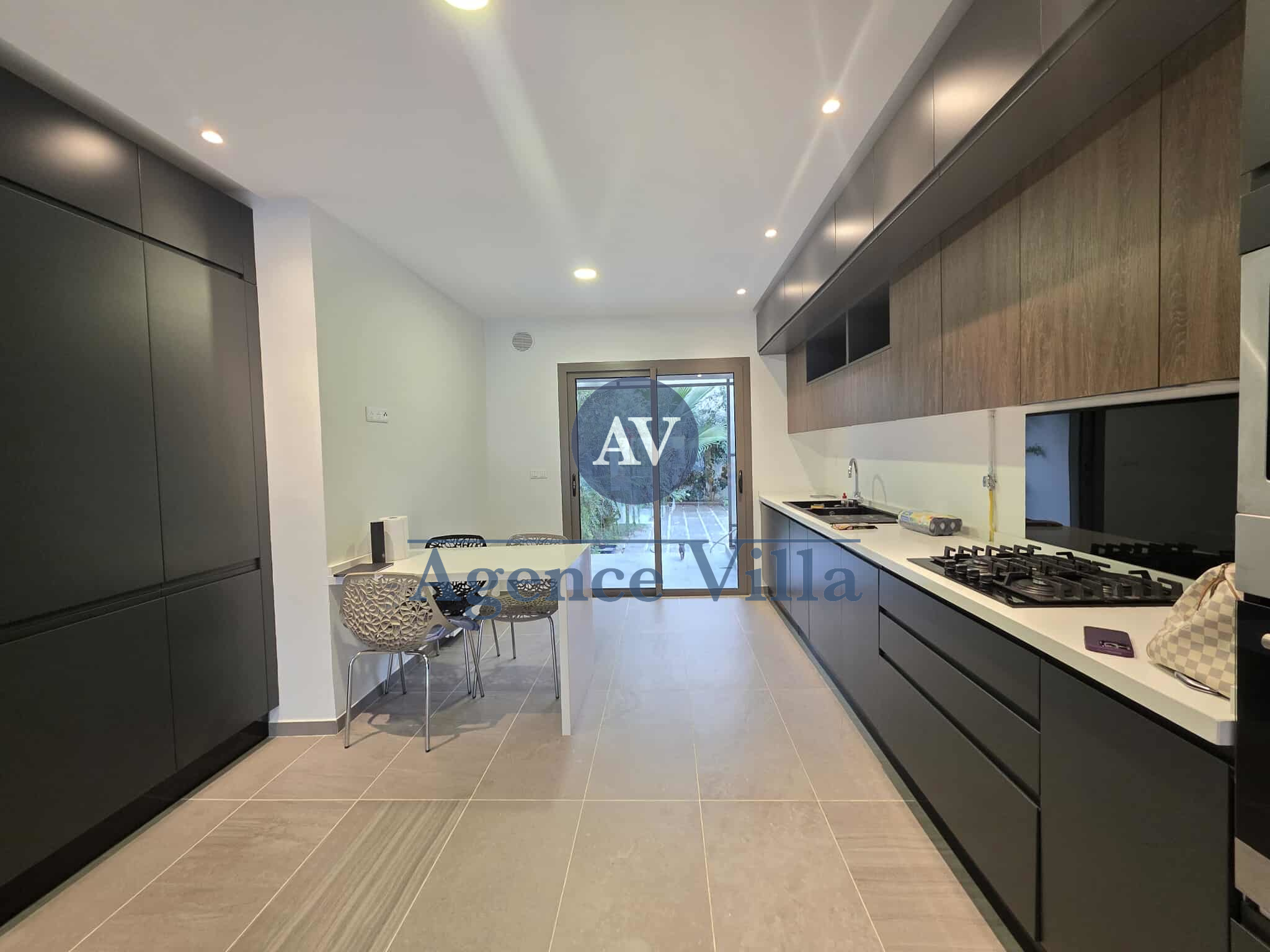 La Marsa&nbsp;Gammart&nbsp;Location&nbsp;Appart. 4 pi�ces&nbsp;Appartement meubl� avec piscine � gammarth