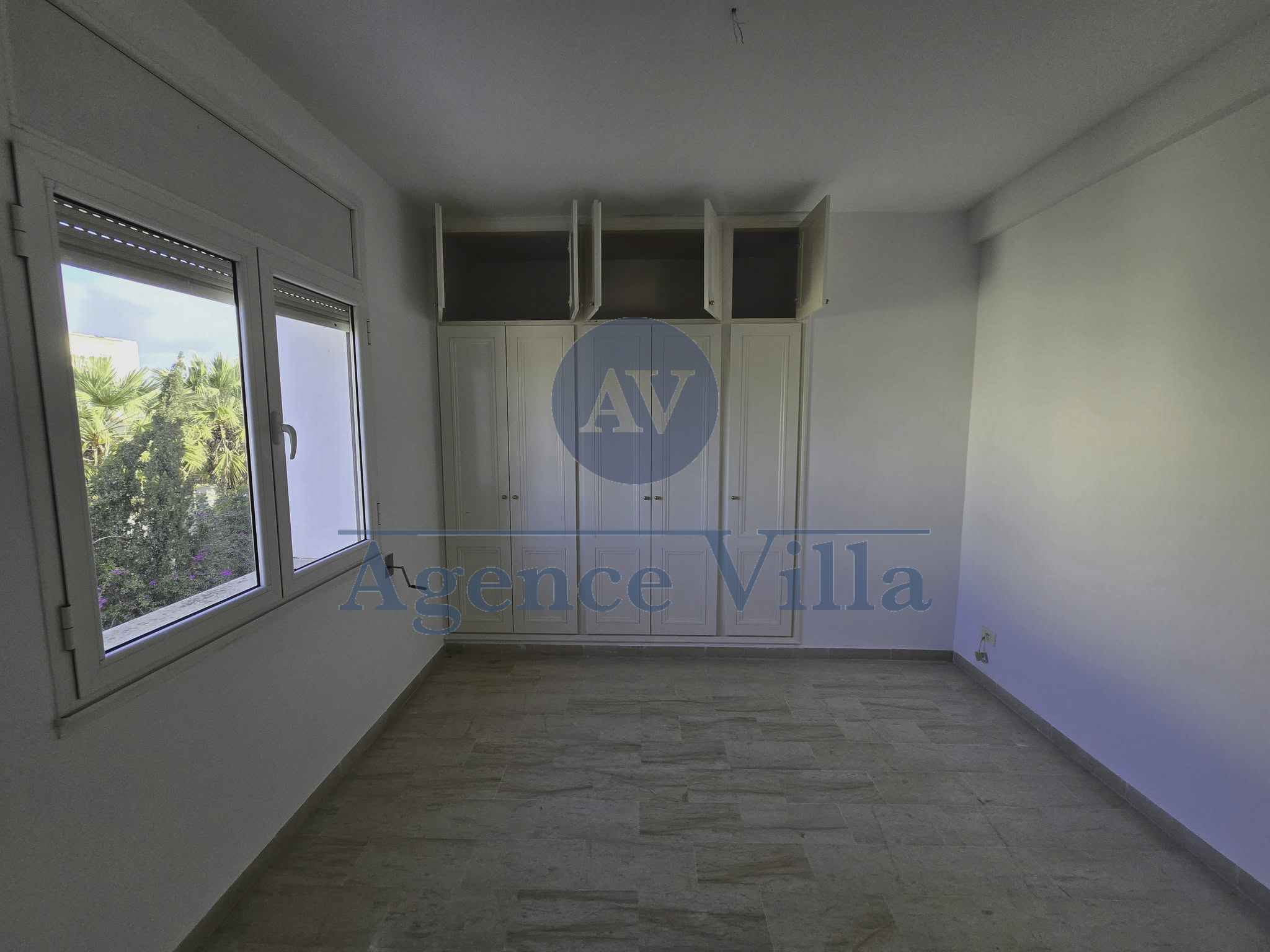 La Soukra&nbsp;La Soukra&nbsp;Vente&nbsp;Appart. 4 pi�ces&nbsp;Appartement de 140m2 s3 � la soukra