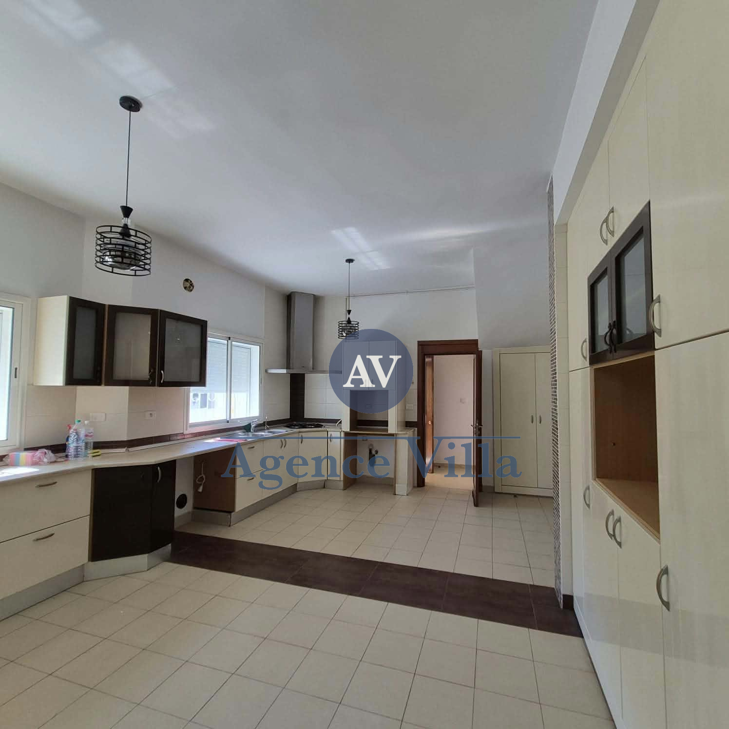 La Marsa&nbsp;Gammart&nbsp;Location&nbsp;Maisons&nbsp;Villa spacieuse s4 avec piscine � gammarth