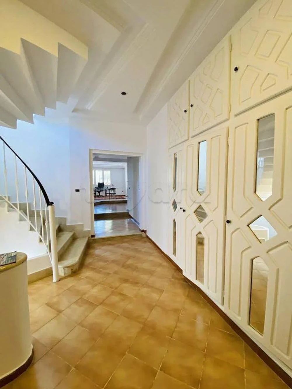 El Menzah&nbsp;El Menzah 9&nbsp;Vente&nbsp;Appart. 5 pi�ces+&nbsp;Magnifique duplex s5 � menzah 9 c 720000dt