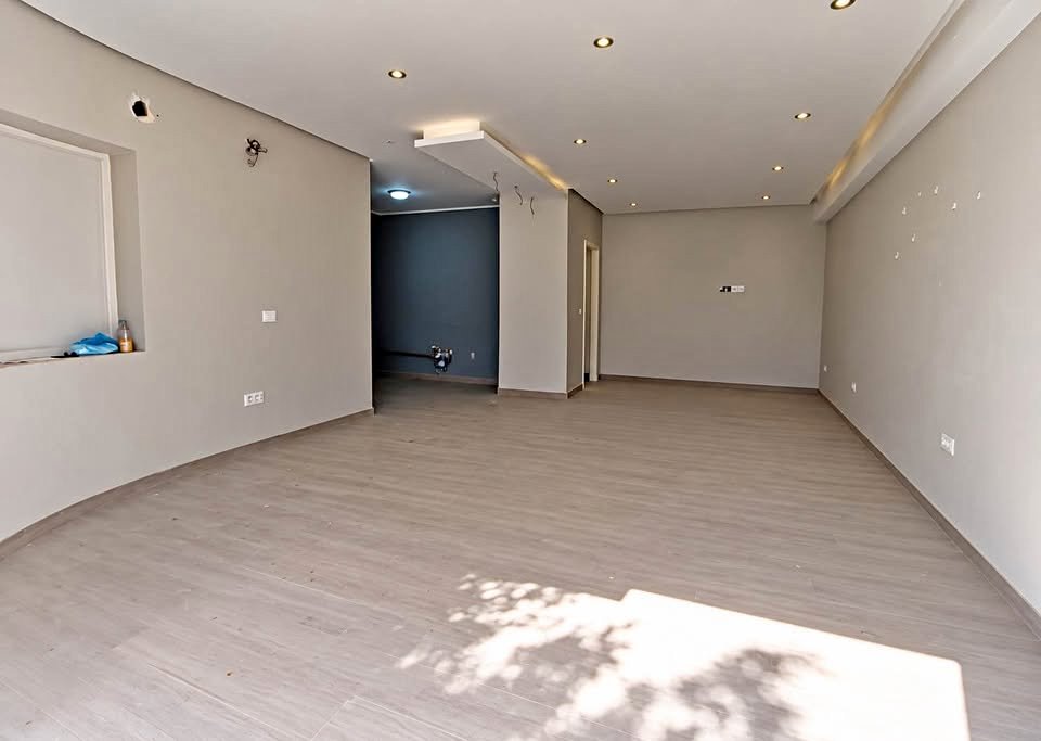 Ariana Ville&nbsp;Cite Ennasr 2&nbsp;Location&nbsp;Autre&nbsp;Spacieux  local  ennasr 2