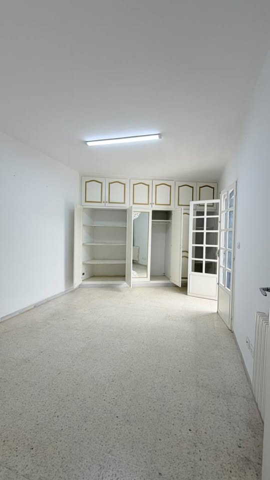 El Menzah&nbsp;El Menzah 9&nbsp;Location&nbsp;Maisons&nbsp;Triplex s5 ind�pendant � el manar 1