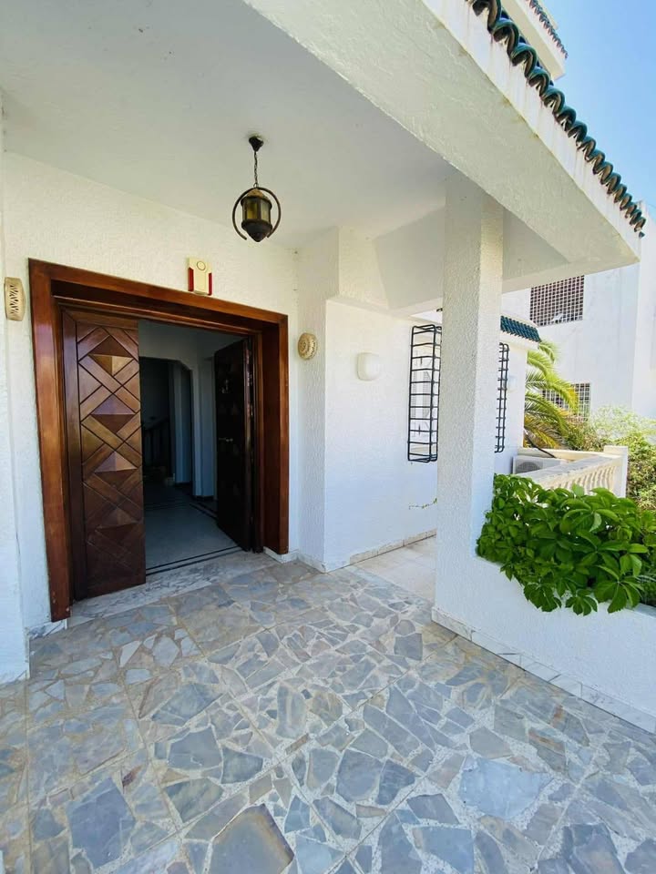 El Menzah&nbsp;El Menzah 9&nbsp;Location&nbsp;Maisons&nbsp;Grande villa s6 � el menzah 9