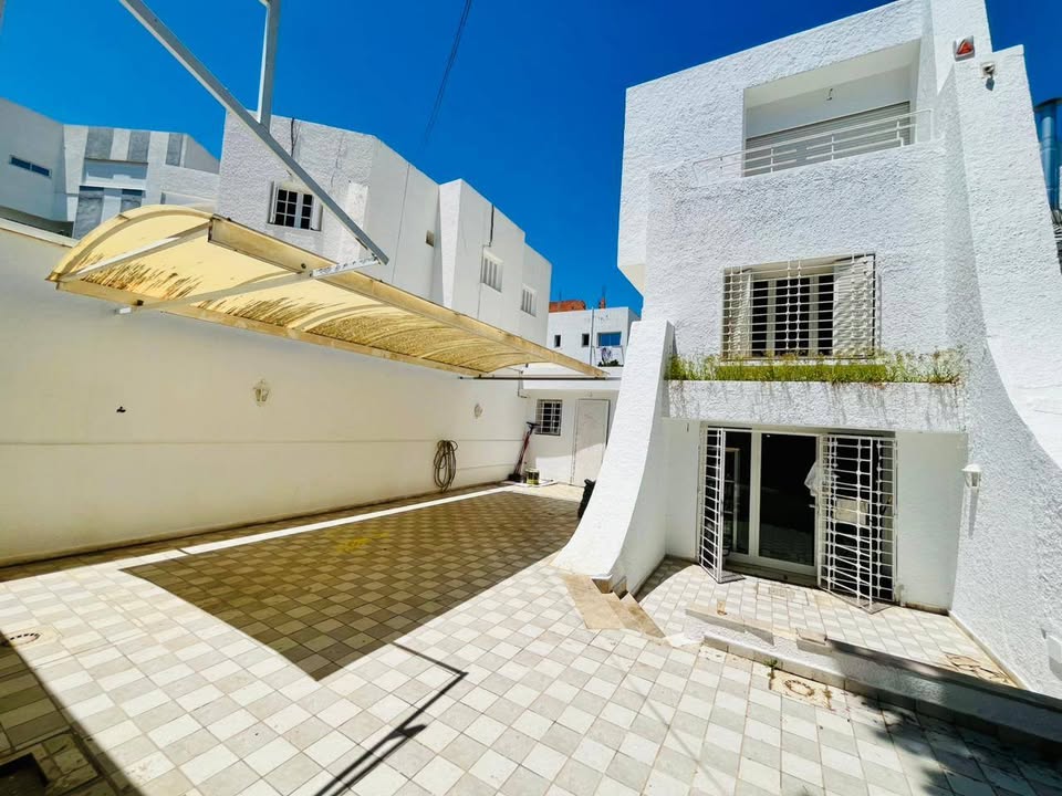 Ariana Ville&nbsp;El Menzah 6&nbsp;Vente&nbsp;Maisons&nbsp;Villa de standing � el menzah 6