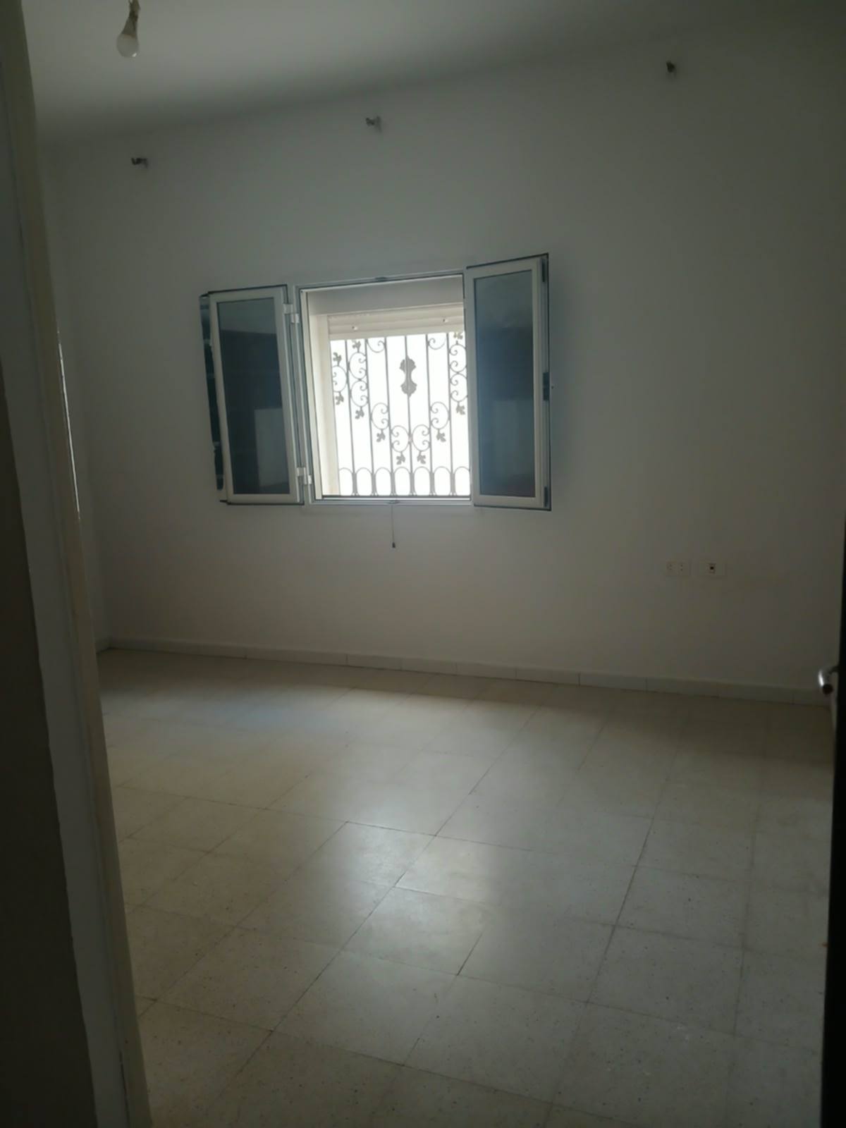 Sidi Hassine&nbsp;Sidi Hassine&nbsp;Location&nbsp;Appart. 4 pi�ces&nbsp;Maison s3  pour famille