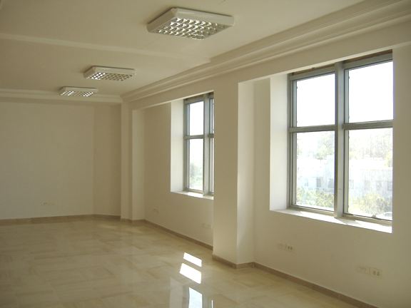 El Menzah&nbsp;Tunis Belvedere&nbsp;Bureaux & Commerces&nbsp;Bureau&nbsp;Bureau professionnel hall 6 pi�ces au belv�d�re