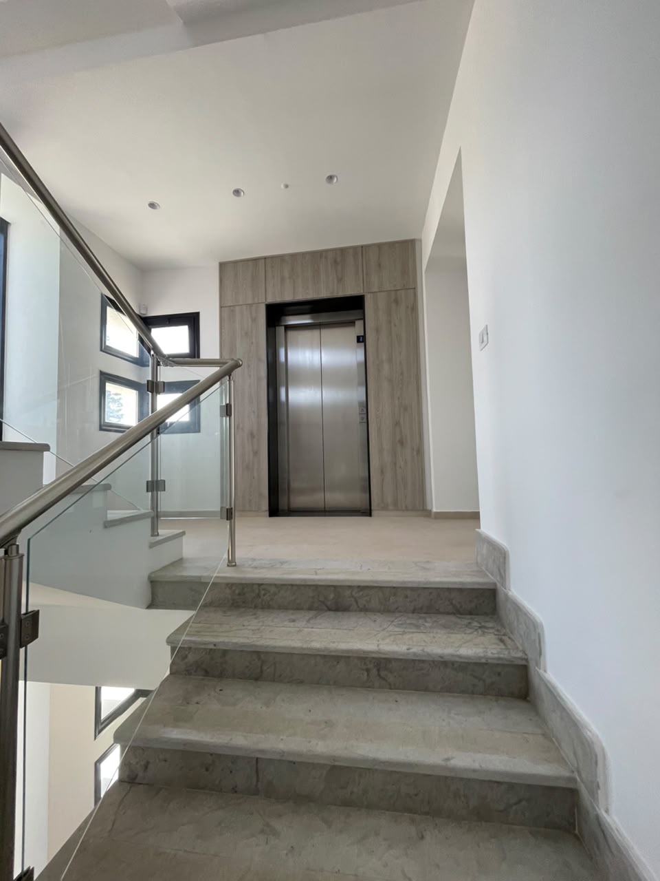 Cite El Khadra&nbsp;Cite Jardins&nbsp;Bureaux & Commerces&nbsp;Bureau&nbsp;Immeuble r plus 2 � alain savary