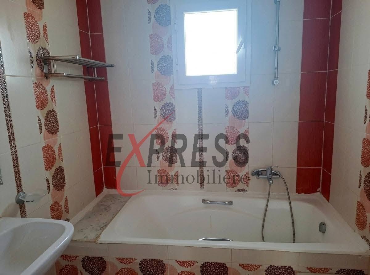 Mnihla&nbsp;Jardins d'el Menzah&nbsp;Location&nbsp;Maisons&nbsp;Un �tage d'une villa ind�pendant