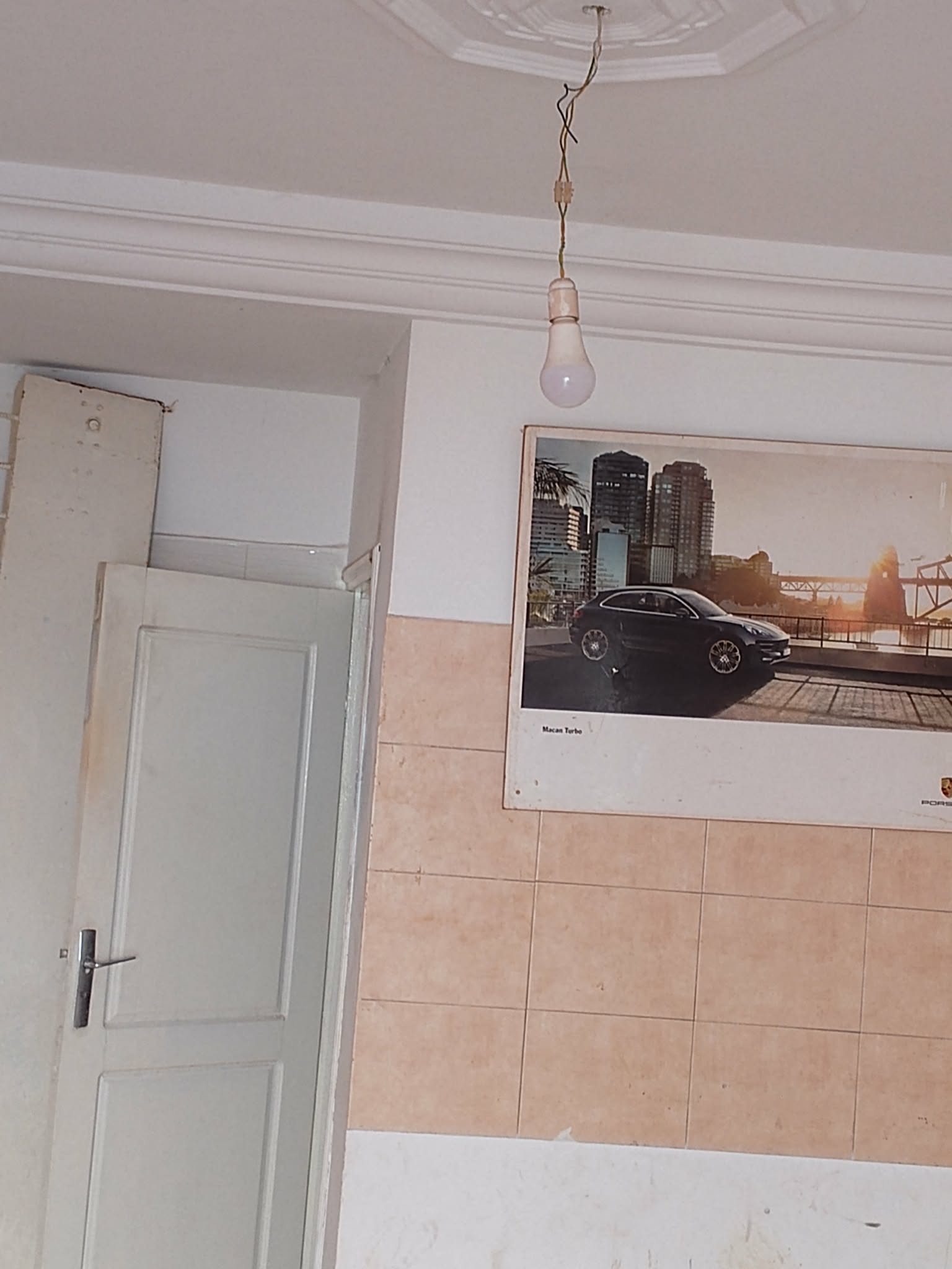 El Mourouj&nbsp;El Mourouj&nbsp;Bureaux & Commerces&nbsp;Atelier,Garage&nbsp;Opportunit�