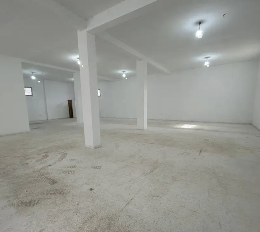 La Soukra&nbsp;La Soukra&nbsp;Location&nbsp;Surfaces&nbsp;D�p�t � soukra 370m
