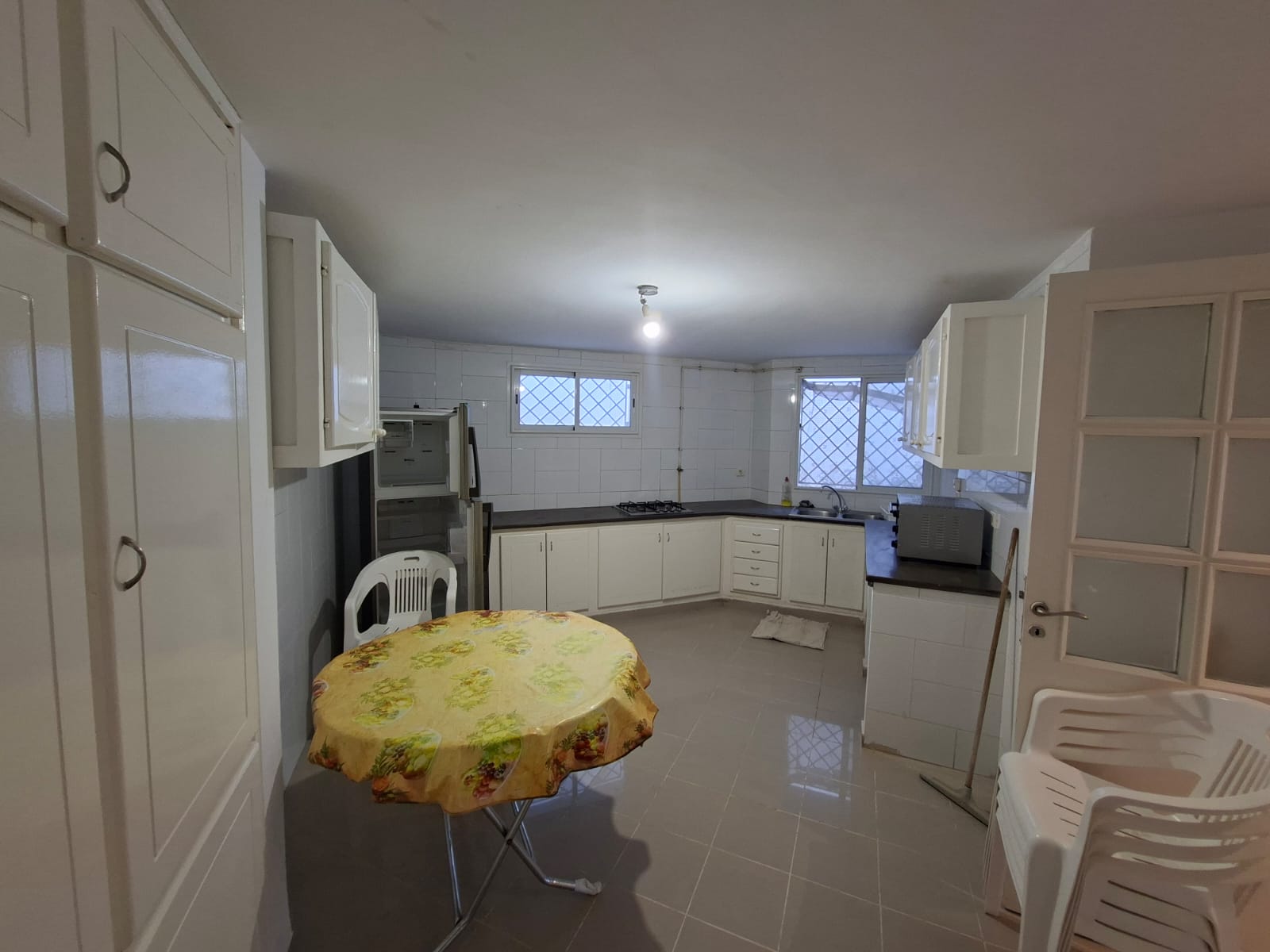 El Menzah&nbsp;El Menzah 9&nbsp;Location&nbsp;Appart. 4 pi�ces&nbsp;Rez de chauss�e de villa s plus 3 � menzah 9b