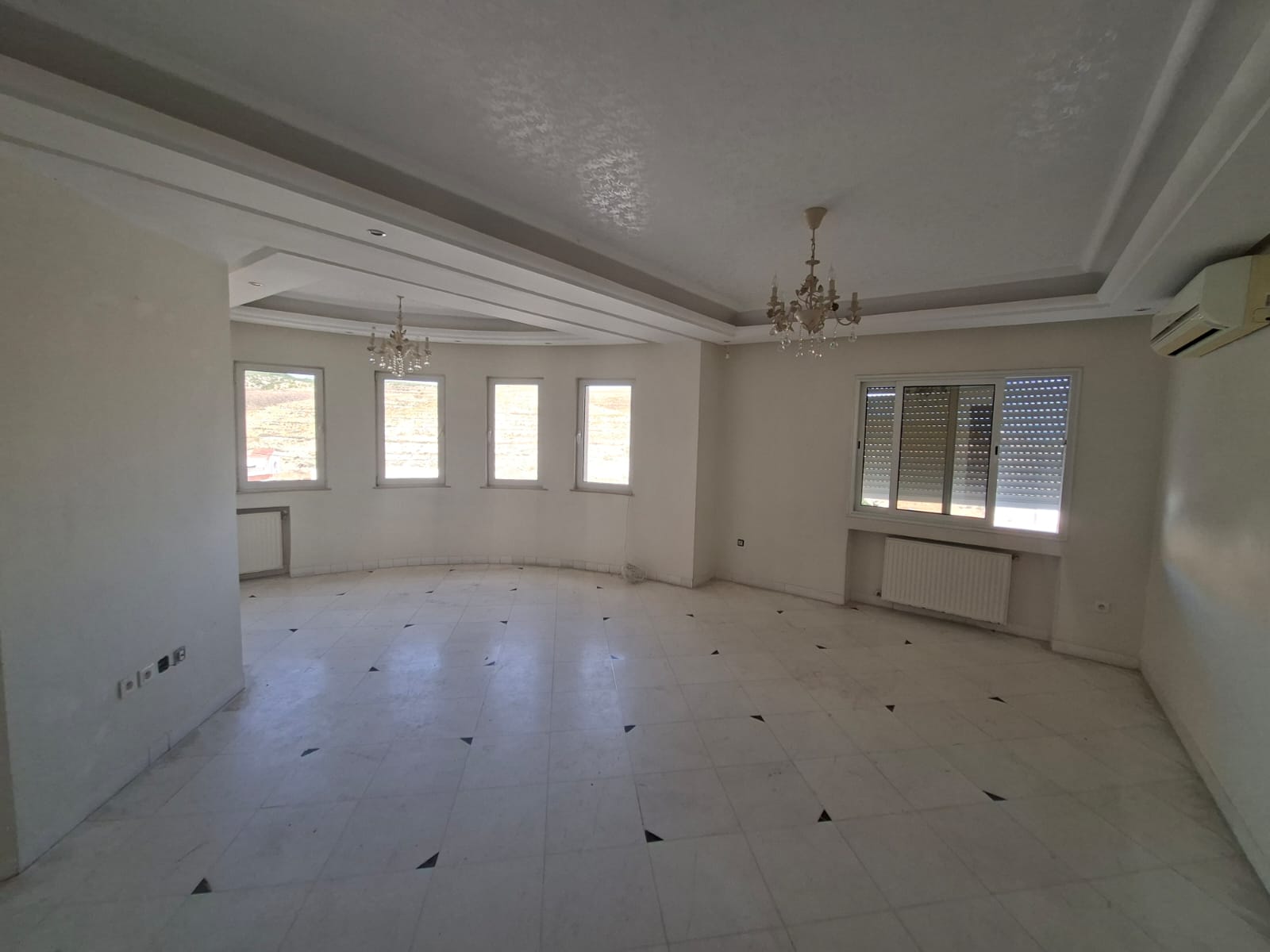 Ariana Ville&nbsp;Cite Ennasr 2&nbsp;Location&nbsp;Appart. 4 pi�ces&nbsp;Appartement s plus 3 � ennaser 2