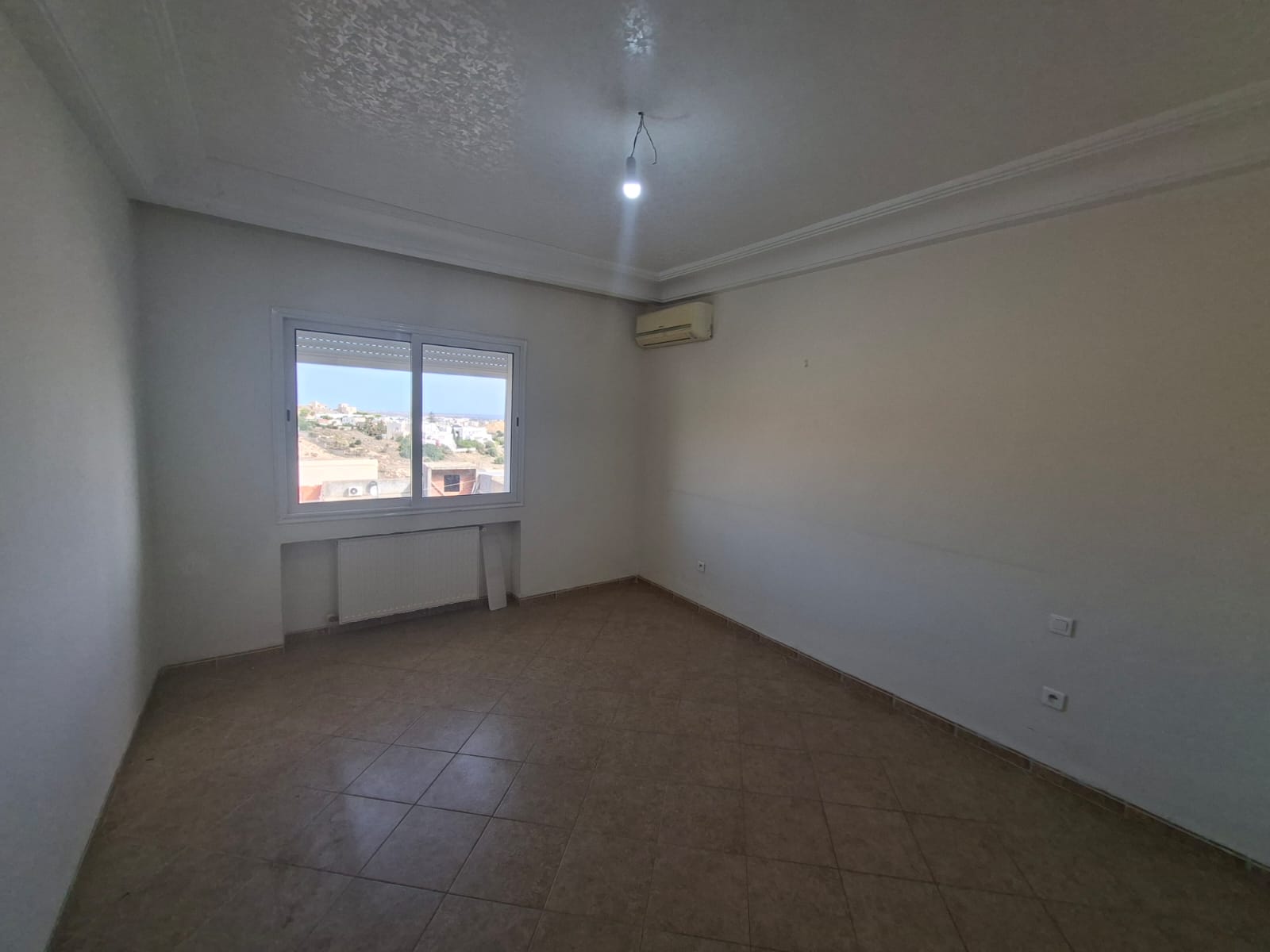Ariana Ville&nbsp;Cite Ennasr 2&nbsp;Location&nbsp;Appart. 4 pi�ces&nbsp;Appartement s plus 3 � ennaser 2