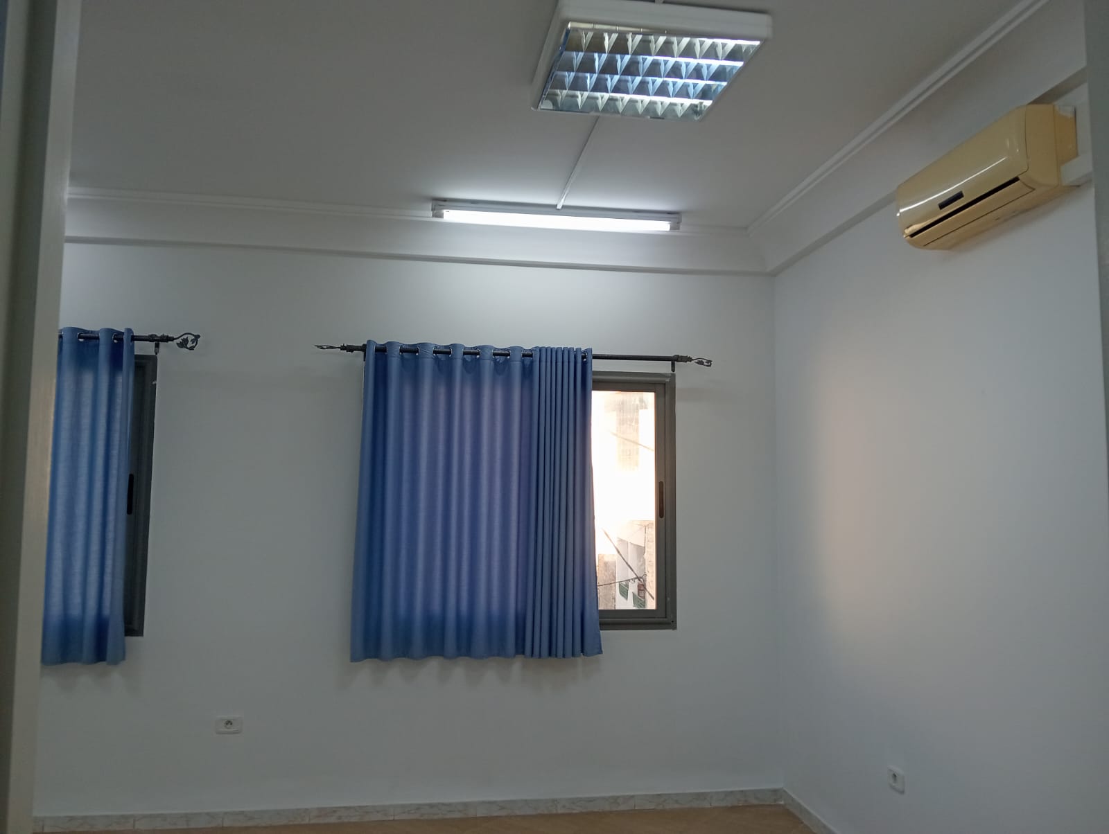 Nabeul&nbsp;Nabeul&nbsp;Location&nbsp;Appart. 3 pi�ces&nbsp;Grand bureau spacieux 100 metre carr�